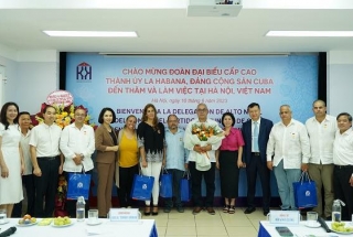 BỆNH VIỆN UNG BƯỚU HÀ NỘI ĐÓN ĐOÀN ĐẠI BIỂU CẤP CAO THÀNH UỶ LA HABANA (CUBA) TỚI LÀM VIỆC